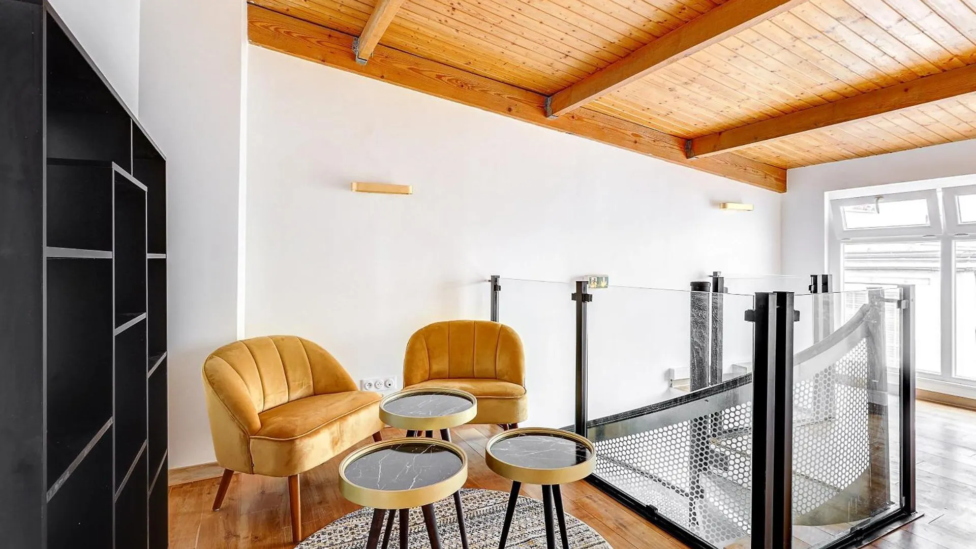 Superb Apartement Duplex With Ac - Picpus Parijs